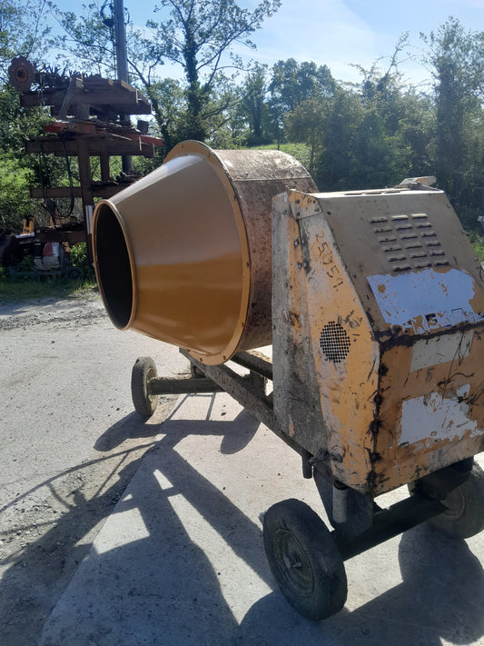 Benford 10/7 concrete mixer