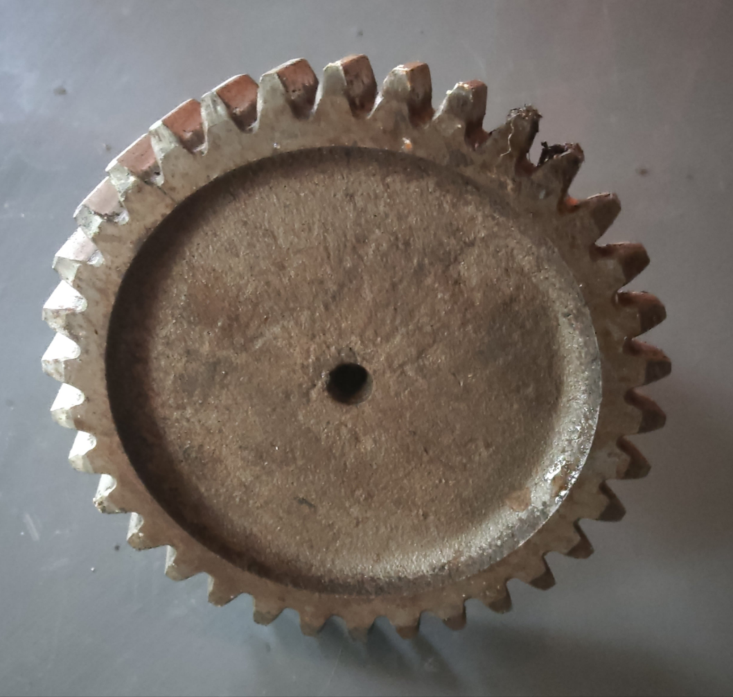 USED Disc Drive Gear 2 For Kuhn GMD 44, 55, 66 Disc Mower