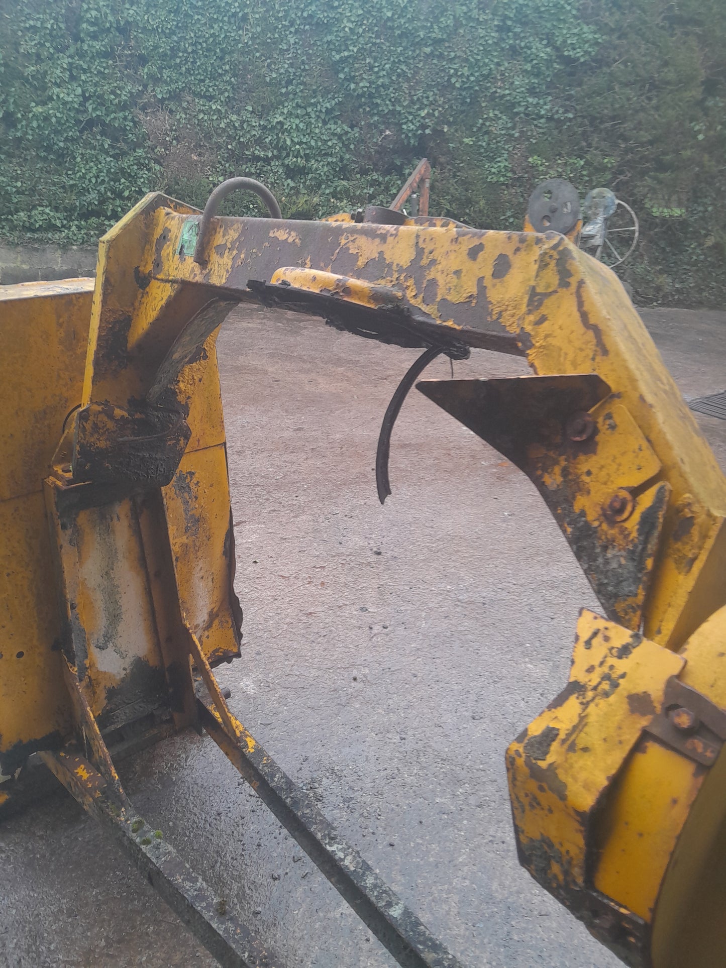 USED Cement mixer drum cradle